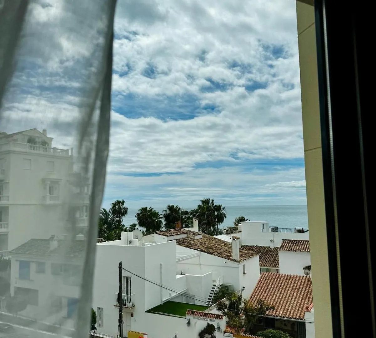 Apartment Luxury On The Beach & Infinity Pool, Marbella Estepona Spain
