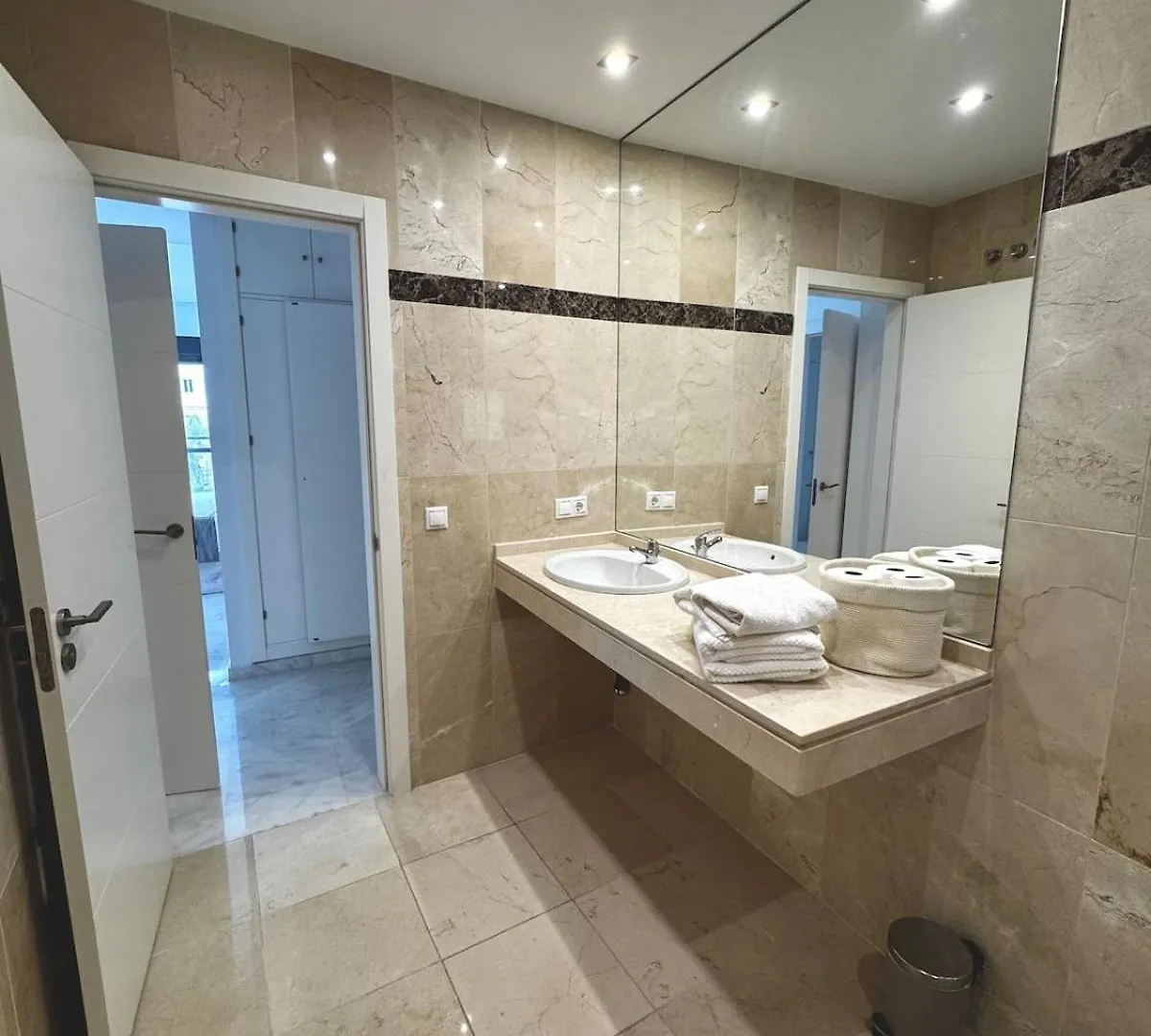 Luxury On The Beach & Infinity Pool, Marbella Estepona
